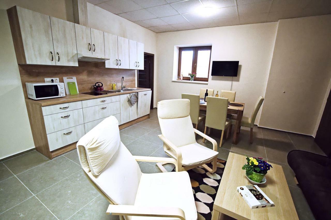 U Čápa Krásný apartmán v Sedleci Sedlec  Exterior foto